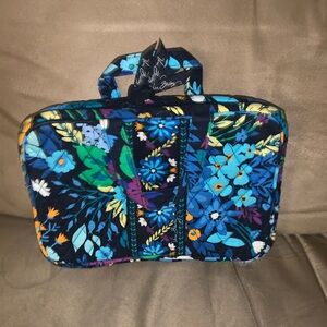 Vera Bradley Floral Blue Women's cosmetic travel Bag